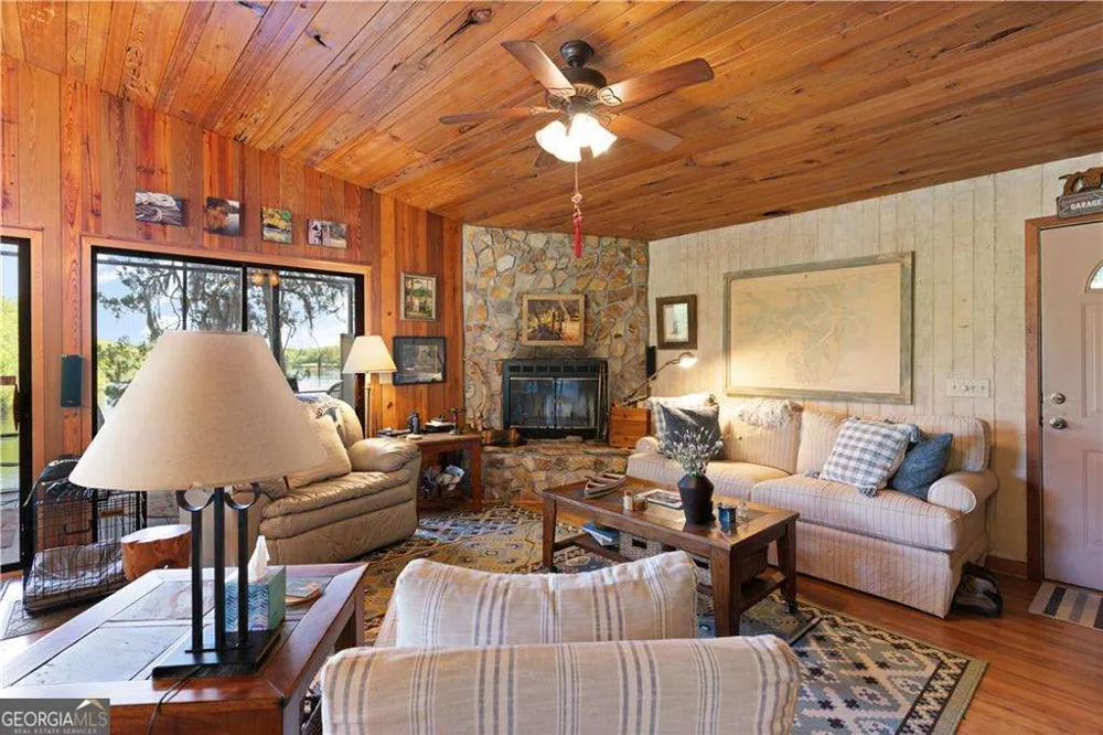 4631 Bailey Mill RD White Oak, GA 31568