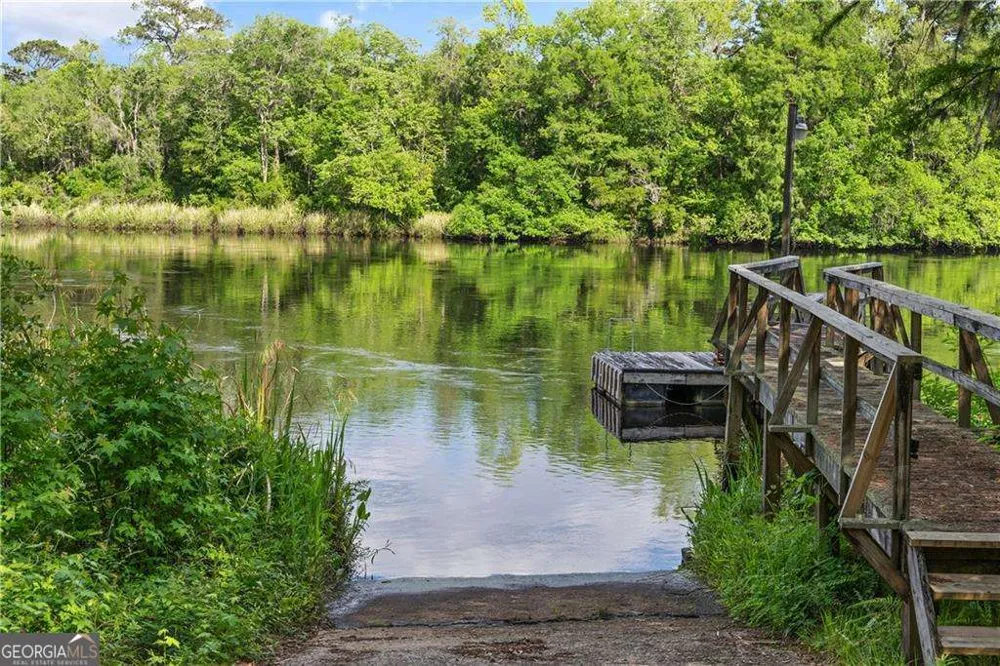 4631 Bailey Mill RD White Oak, GA 31568