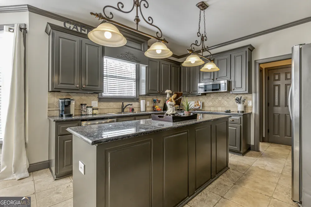 10 Bridlewood CT Cartersville, GA 30120