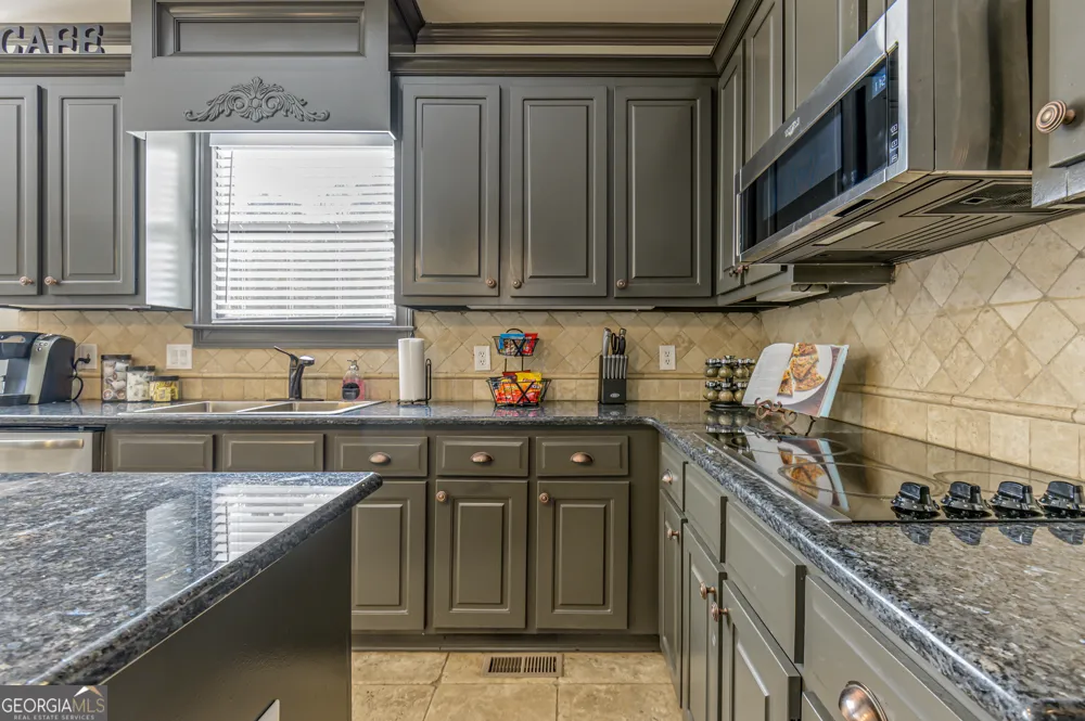 10 Bridlewood CT Cartersville, GA 30120