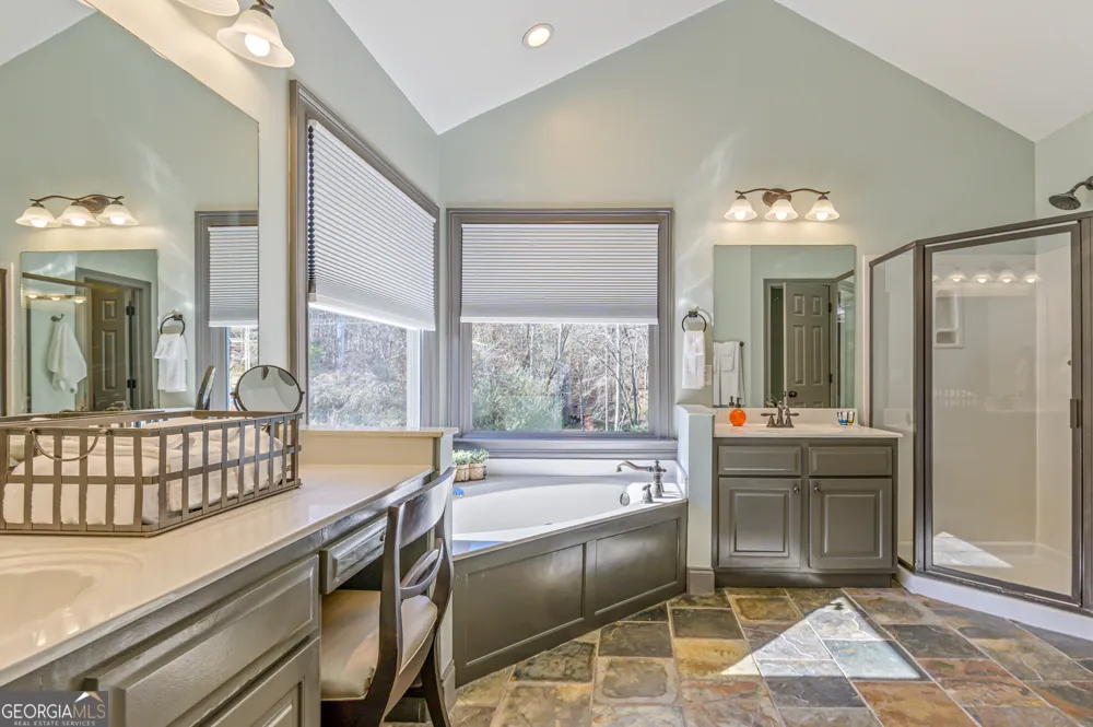 10 Bridlewood CT Cartersville, GA 30120