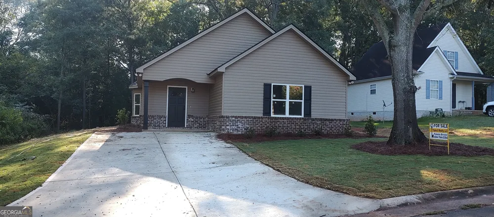 13 Brown ST Barnesville, GA 30204