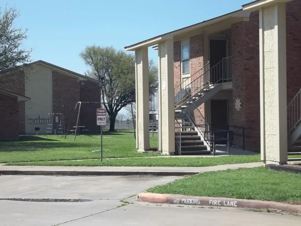 1107 W Whitney Place Drive Whitney, TX 76692