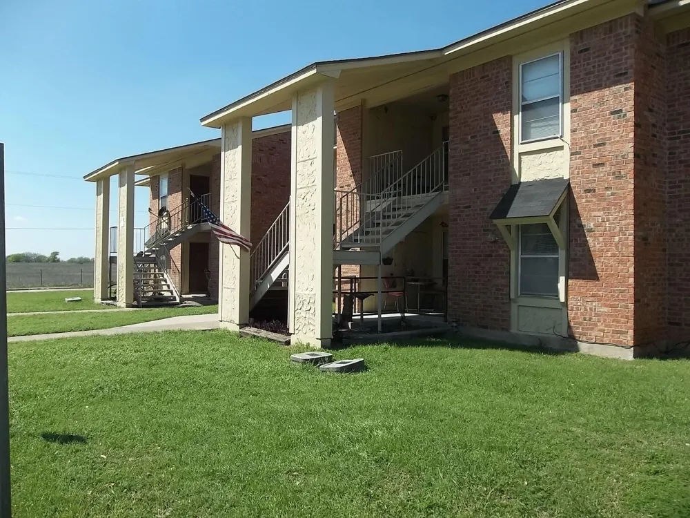 1107 W Whitney Place Drive Whitney, TX 76692