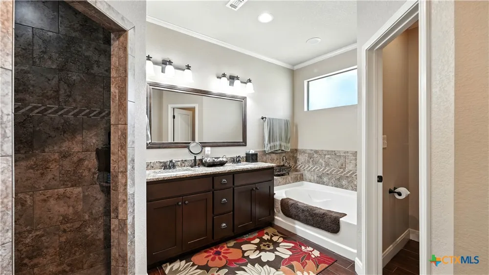 121 Carrizo Ridge Floresville, TX 78114