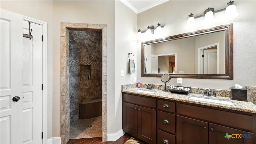 121 Carrizo Ridge Floresville, TX 78114