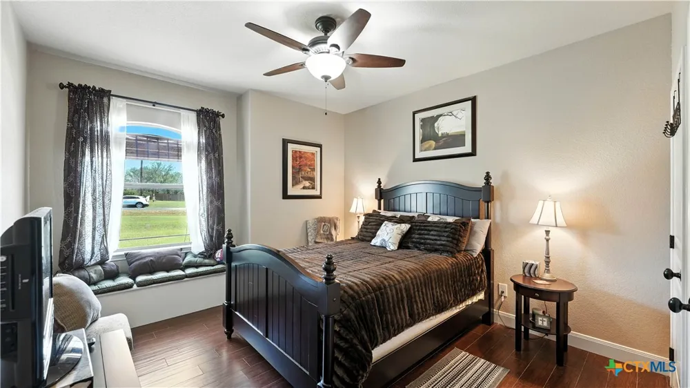121 Carrizo Ridge Floresville, TX 78114