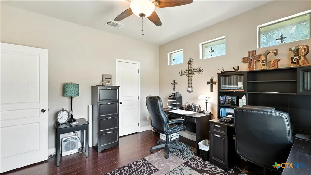 121 Carrizo Ridge Floresville, TX 78114