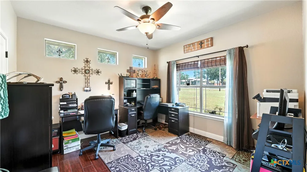 121 Carrizo Ridge Floresville, TX 78114