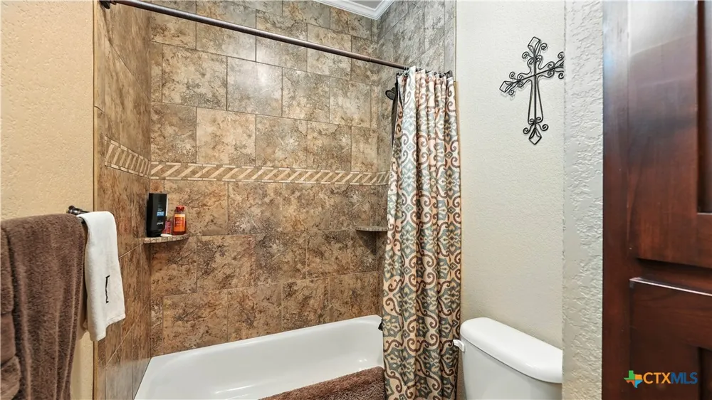 121 Carrizo Ridge Floresville, TX 78114