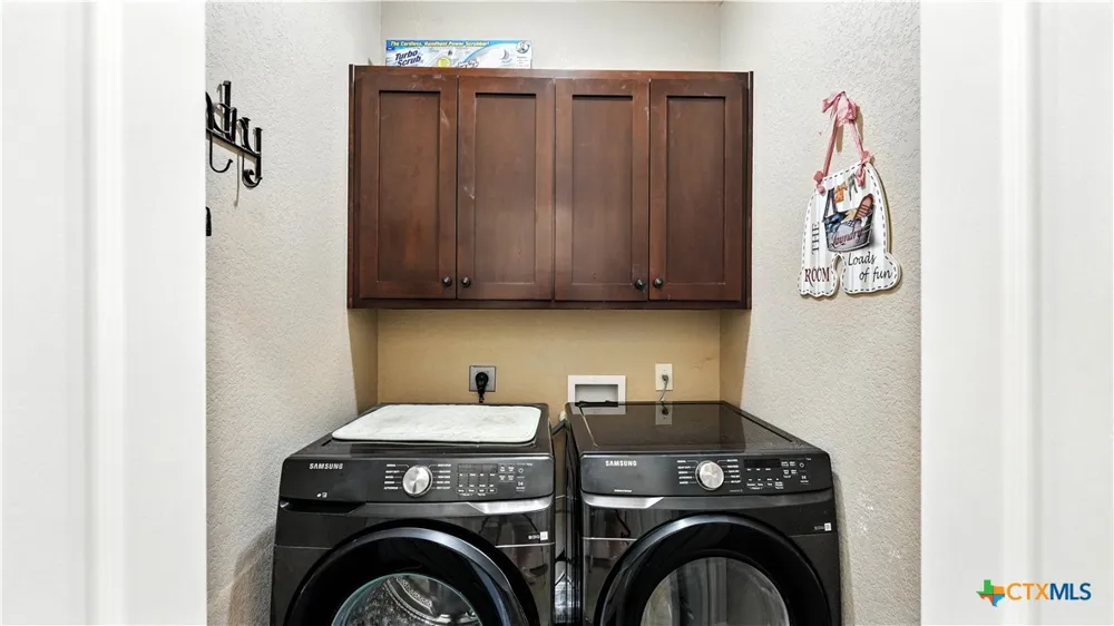 121 Carrizo Ridge Floresville, TX 78114