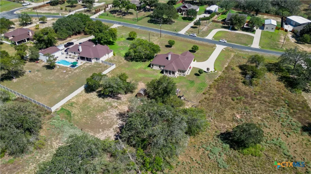 121 Carrizo Ridge Floresville, TX 78114