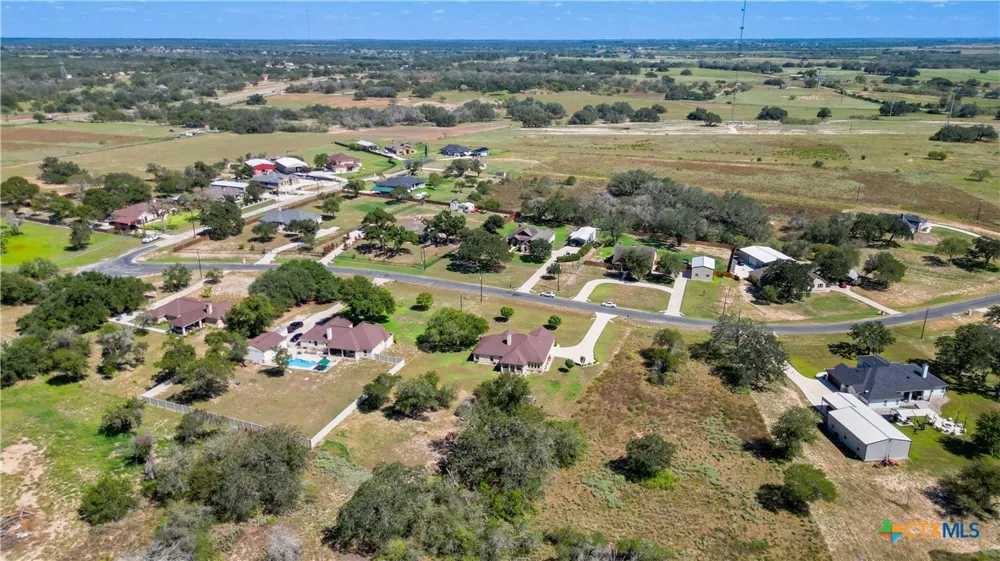 121 Carrizo Ridge Floresville, TX 78114