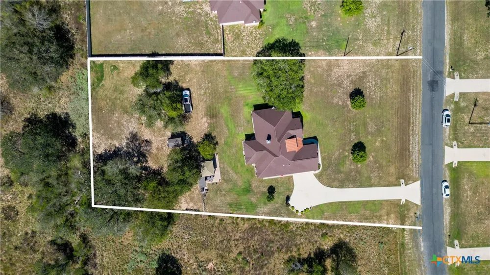 121 Carrizo Ridge Floresville, TX 78114