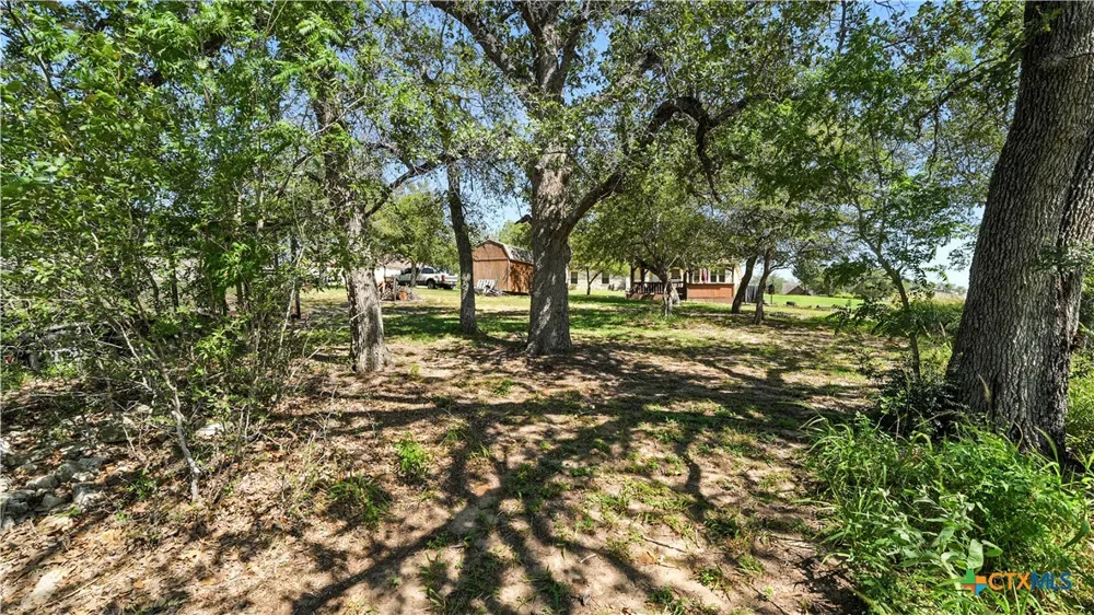121 Carrizo Ridge Floresville, TX 78114