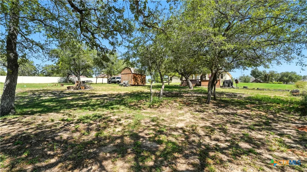 121 Carrizo Ridge Floresville, TX 78114