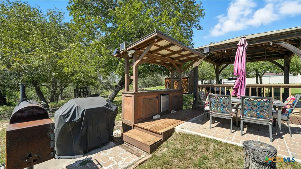 121 Carrizo Ridge Floresville, TX 78114