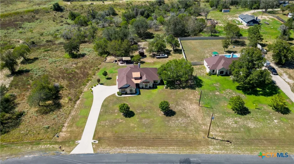 121 Carrizo Ridge Floresville, TX 78114