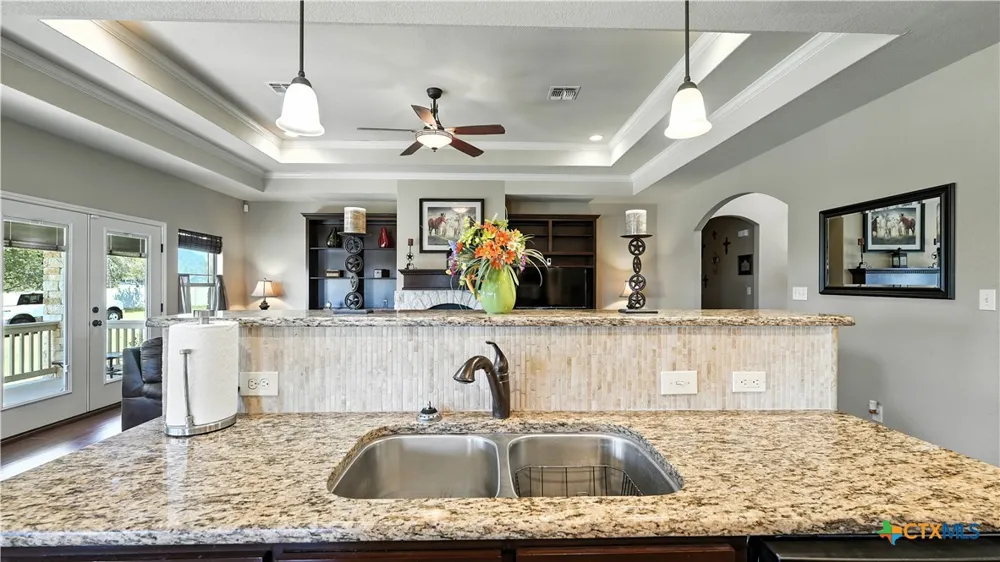 121 Carrizo Ridge Floresville, TX 78114