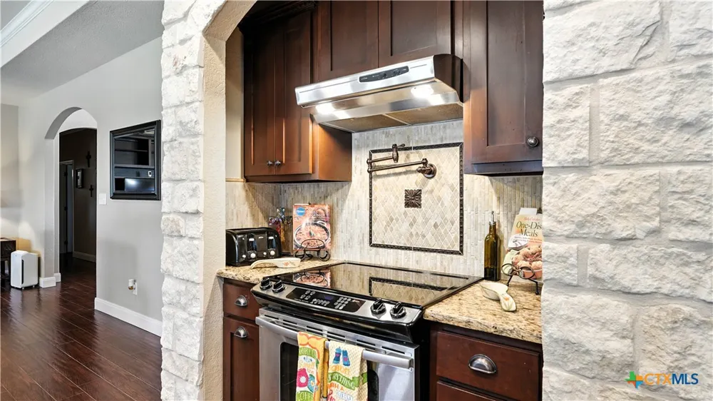 121 Carrizo Ridge Floresville, TX 78114