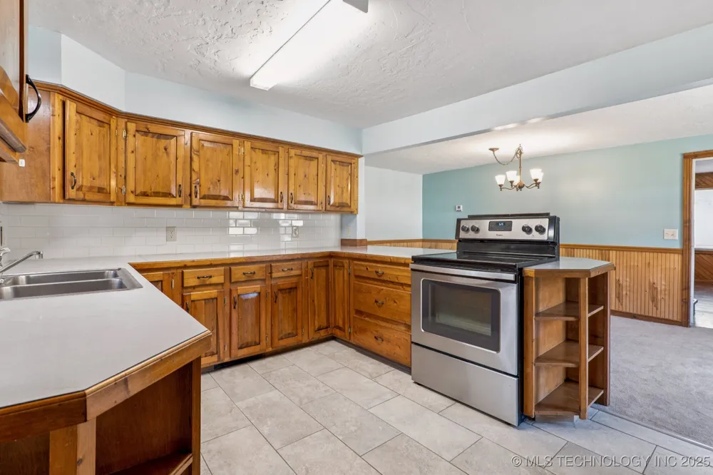 509 W 5th Street Grove, OK 74344