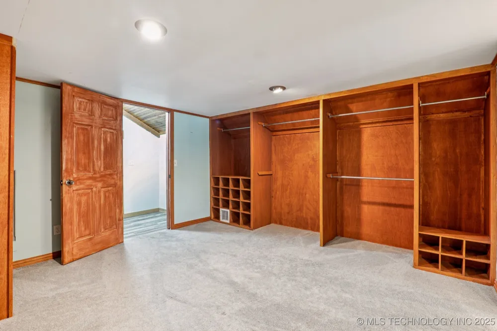 509 W 5th Street Grove, OK 74344