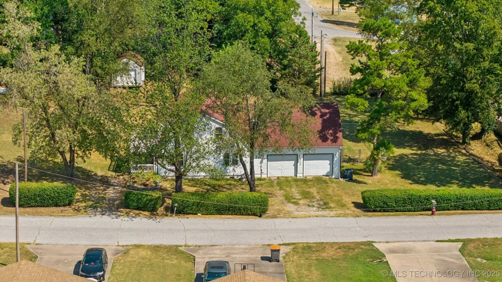 509 W 5th Street Grove, OK 74344