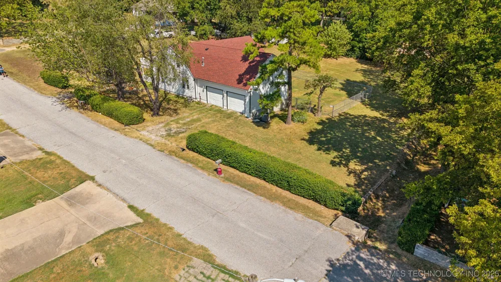 509 W 5th Street Grove, OK 74344