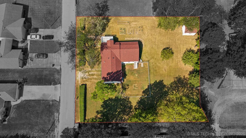 509 W 5th Street Grove, OK 74344