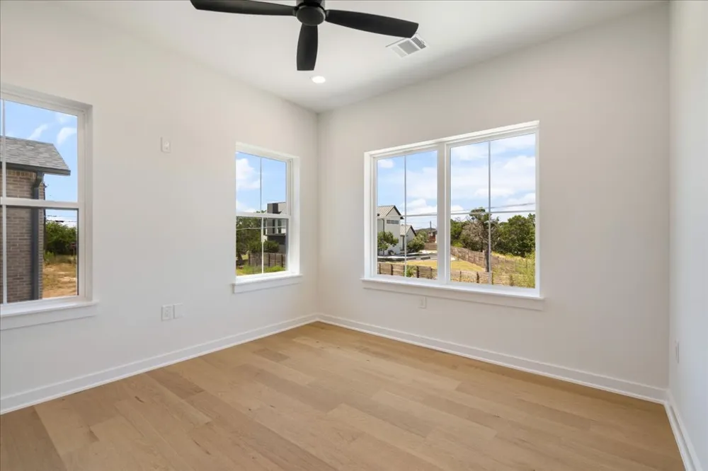 8609 Nina Lane Jonestown, TX 78645