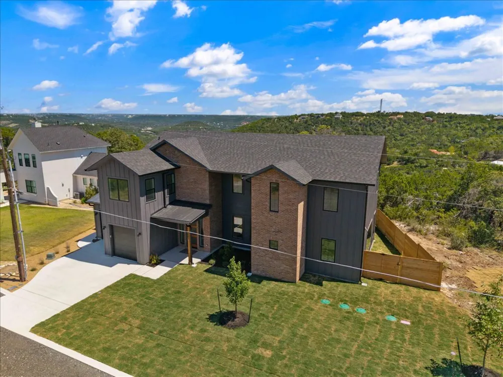 8609 Nina Lane Jonestown, TX 78645