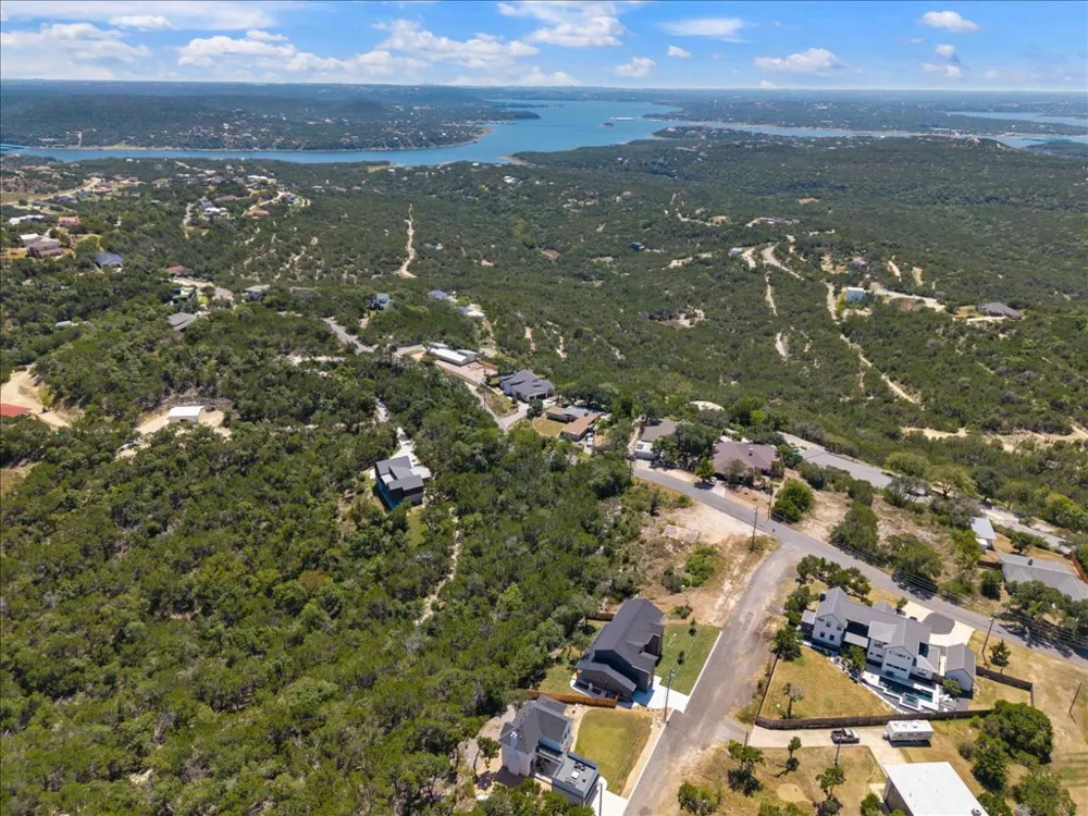 8609 Nina Lane Jonestown, TX 78645