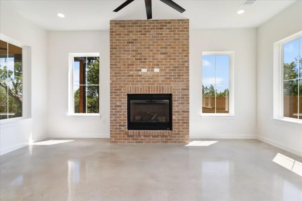 8609 Nina Lane Jonestown, TX 78645