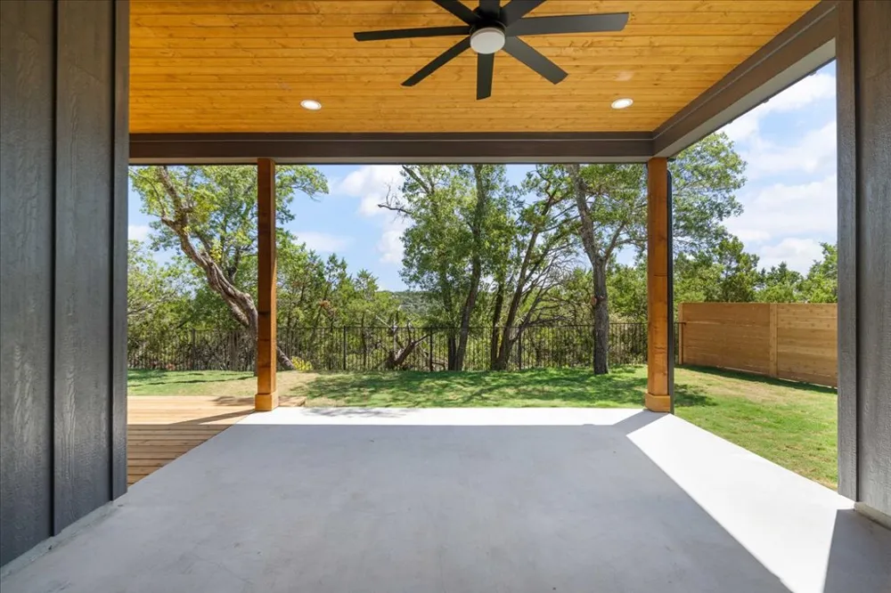 8609 Nina Lane Jonestown, TX 78645