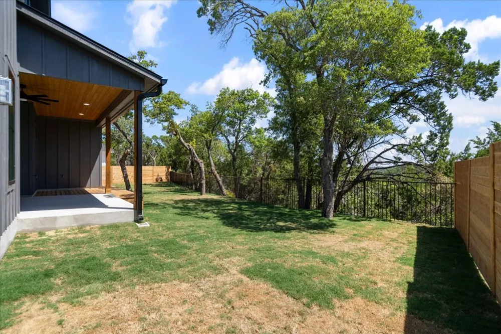 8609 Nina Lane Jonestown, TX 78645