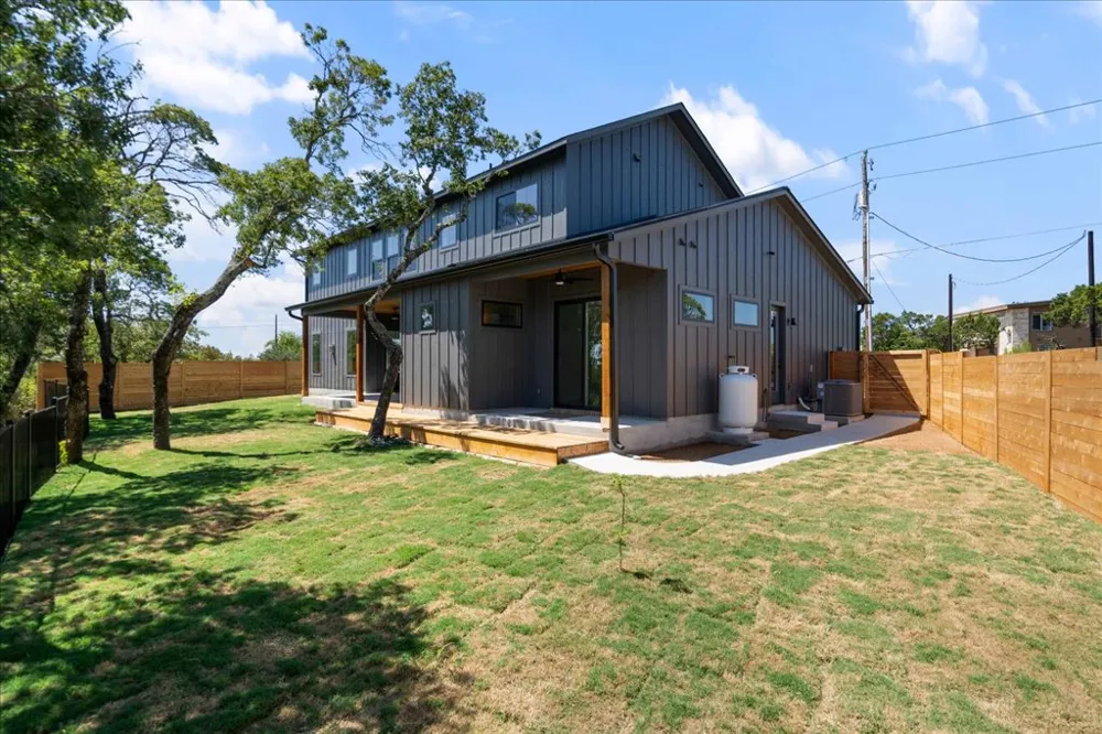 8609 Nina Lane Jonestown, TX 78645