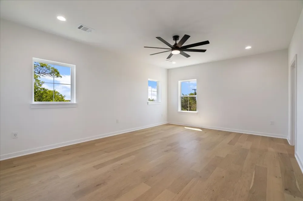 8609 Nina Lane Jonestown, TX 78645