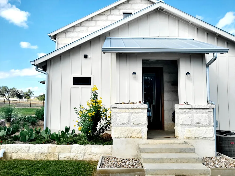 621 Stanton Road Johnson City, TX 78636