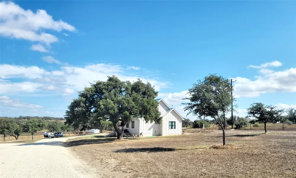 621 Stanton Road Johnson City, TX 78636