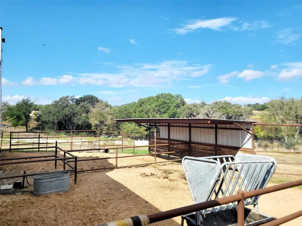 621 Stanton Road Johnson City, TX 78636