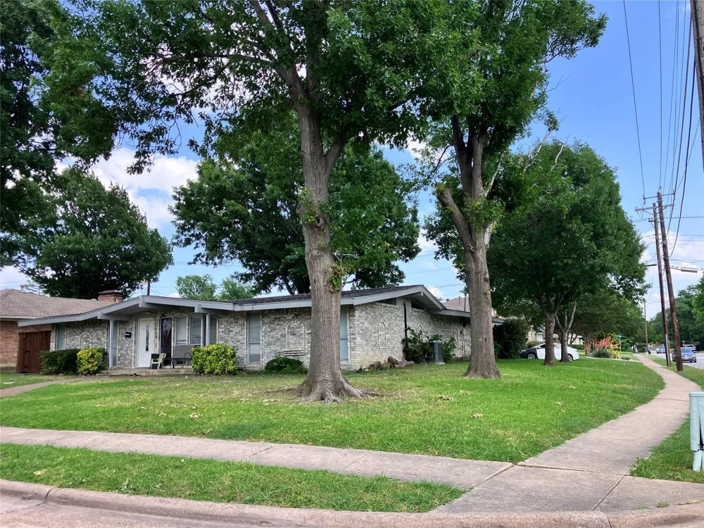 402 Duke Street Garland, TX 75043