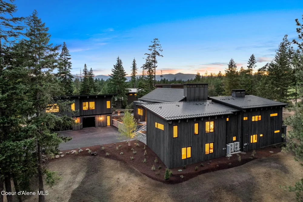 2833 E LOWER PASTURE ROAD Harrison, ID 83833
