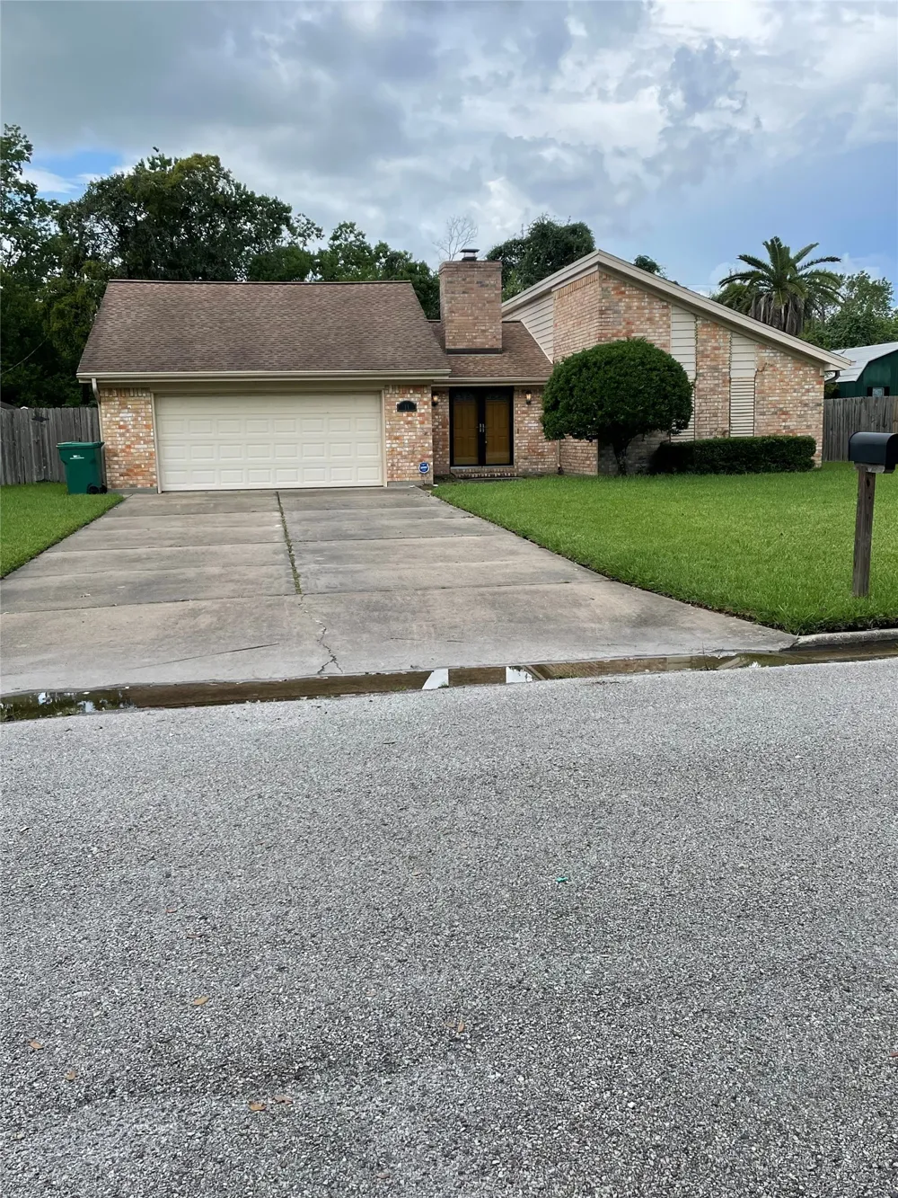 11 N Heights Drive La Marque, TX 77568