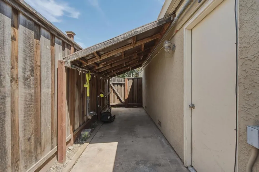 16935 Pine Way Morgan Hill, CA 95037