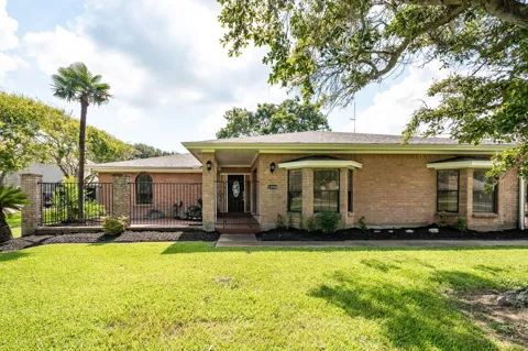 13310 Bay Place
