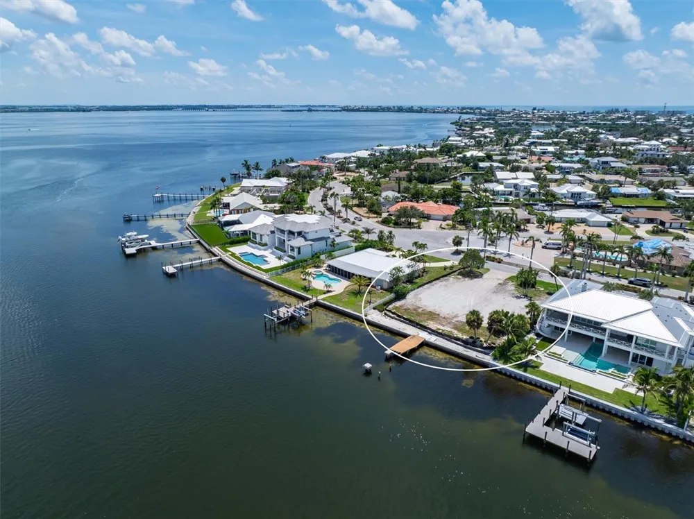 659 KEY ROYALE DRIVE Holmes Beach, FL 34217
