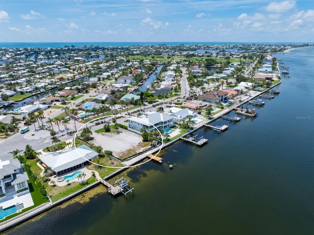 659 KEY ROYALE DRIVE Holmes Beach, FL 34217