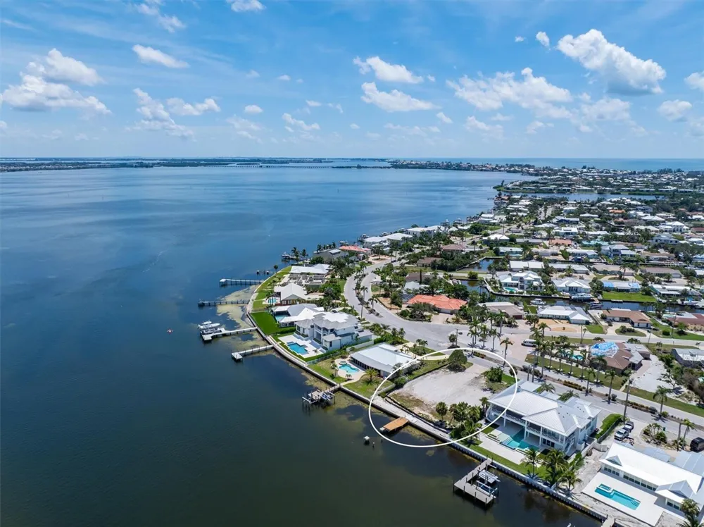 659 KEY ROYALE DRIVE Holmes Beach, FL 34217