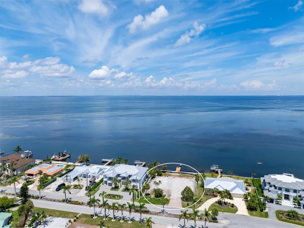 659 KEY ROYALE DRIVE Holmes Beach, FL 34217