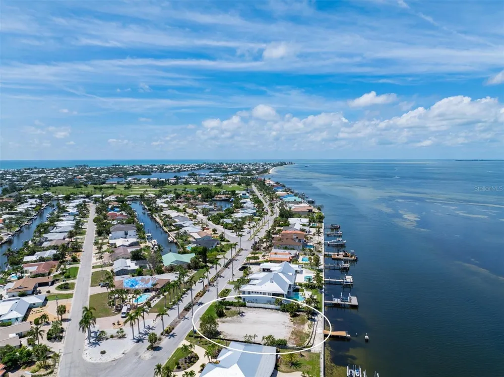 659 KEY ROYALE DRIVE Holmes Beach, FL 34217